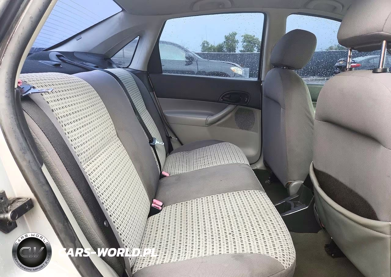 2007 Ford Focus Zx4 VIN:1FAFP34N27W256389 - 10