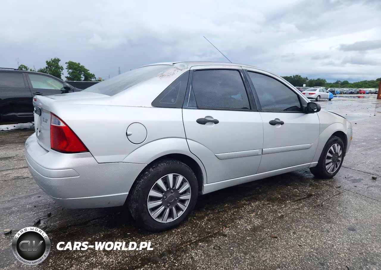 2007 Ford Focus Zx4 VIN:1FAFP34N27W256389 - 3