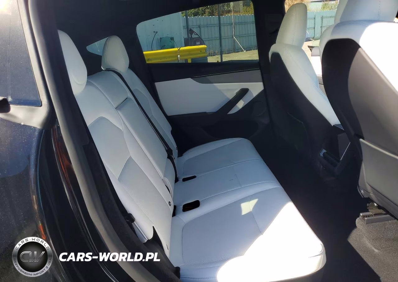 2026 Tesla Model Y VIN:7SAYGDED1TF699200 - 10