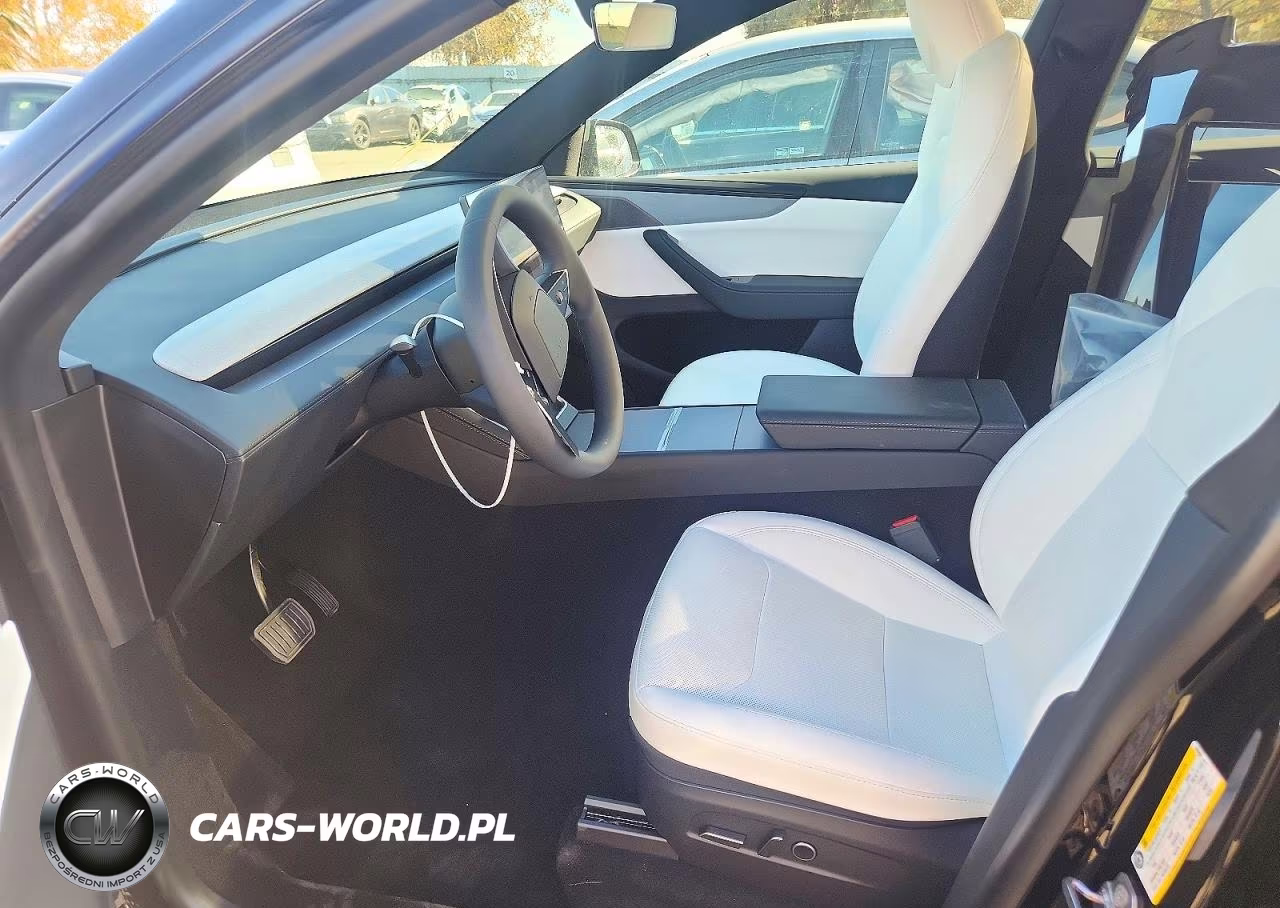 2026 Tesla Model Y VIN:7SAYGDED1TF699200 - 7