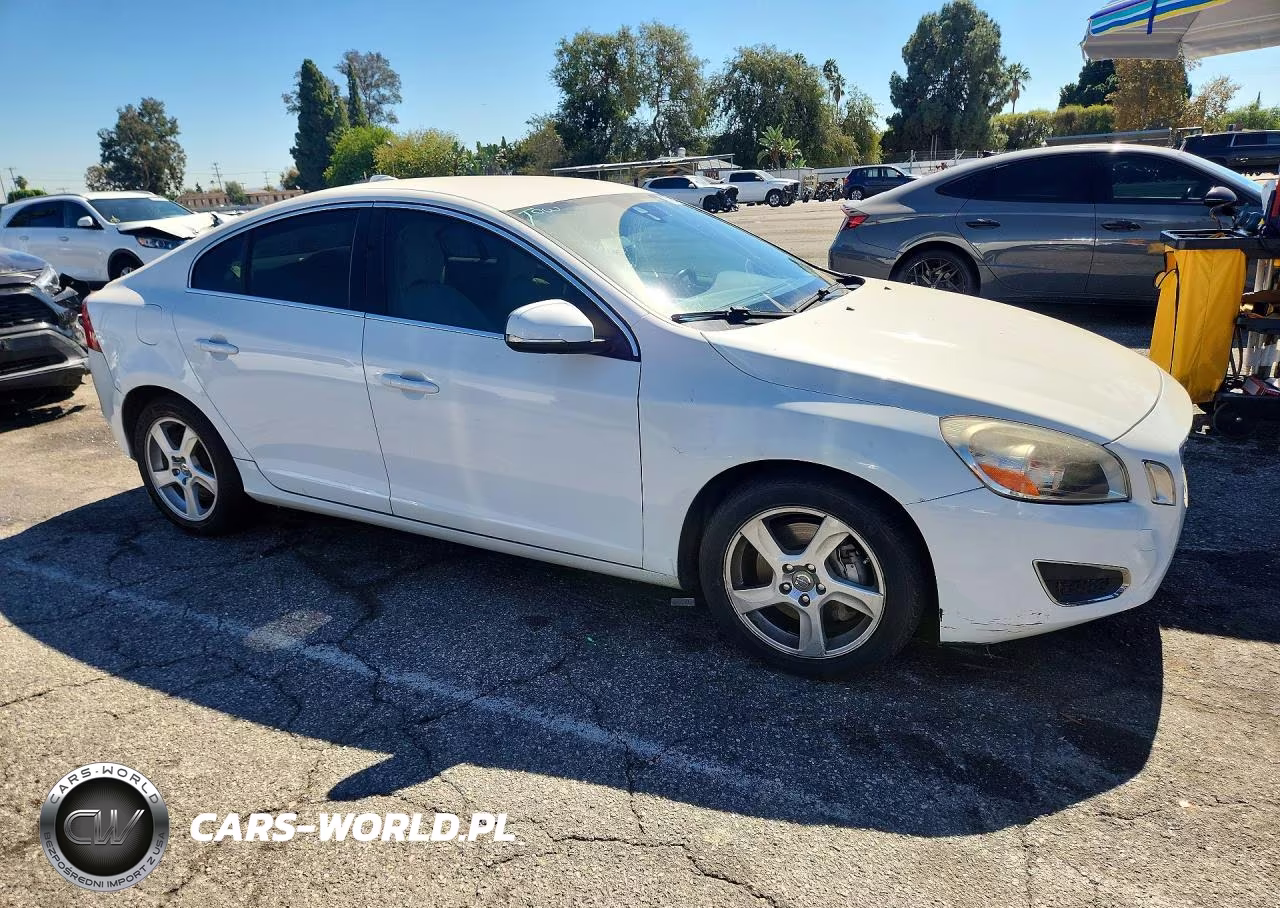 2012 Volvo S60 T5 VIN:YV1622FS6C2051904 - 4