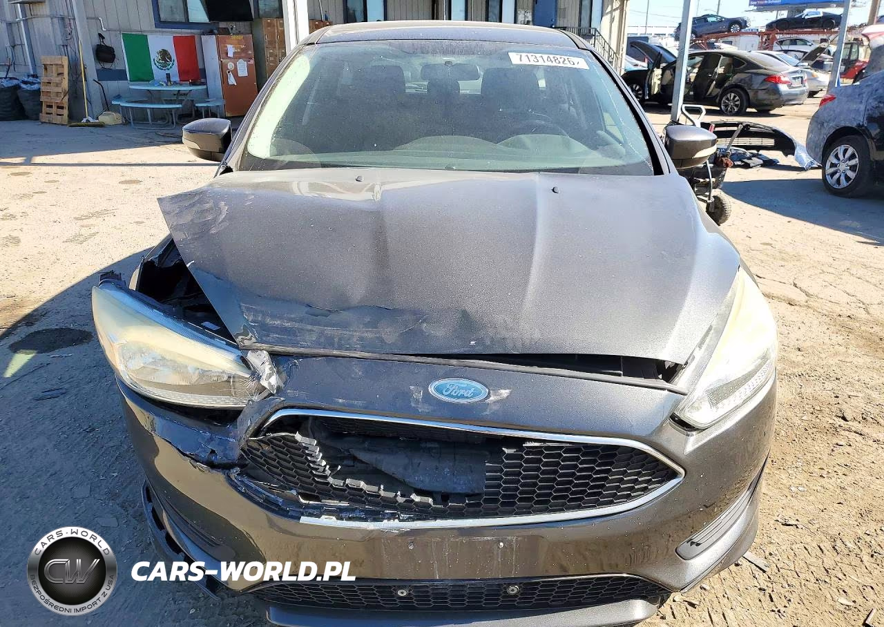 2016 Ford Focus Se VIN:1FADP3K2XGL405603 - 5