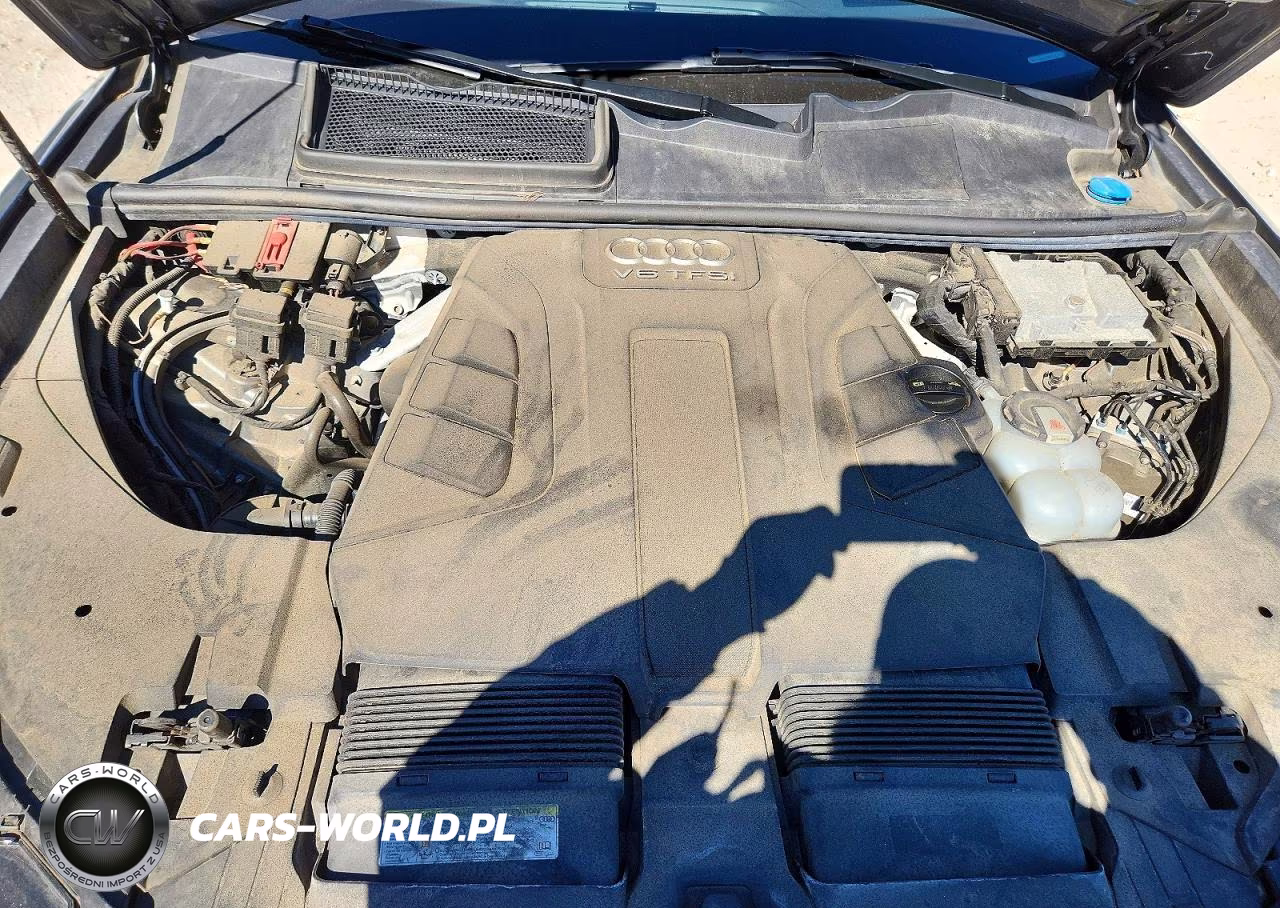 2018 Audi Q7 Prestige VIN:WA1VAAF77JD027777 - 12