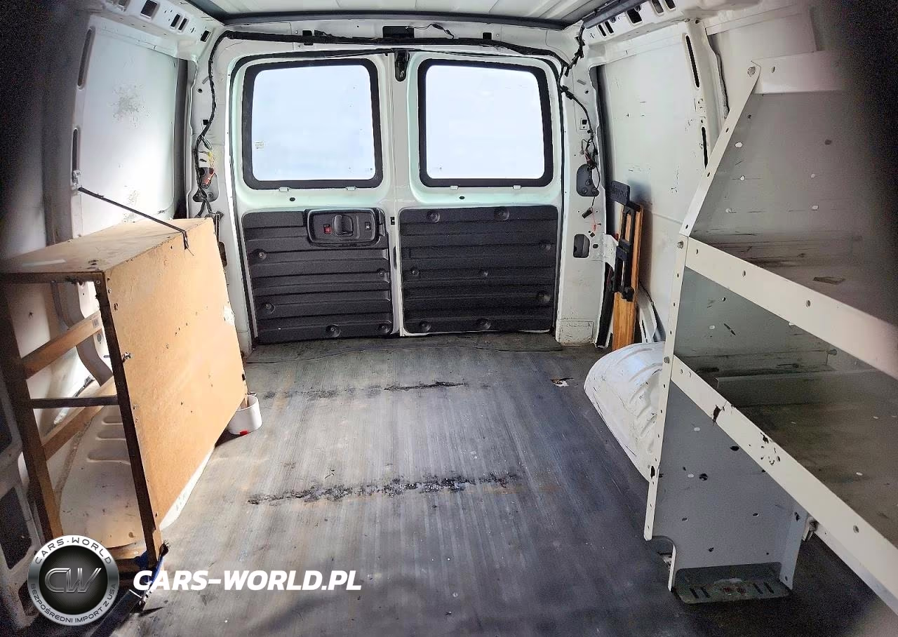 2019 Chevrolet Express G2500 VIN:1GCWGAFG2K1371853 - 10