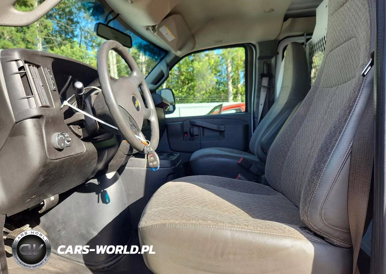 2019 Chevrolet Express G2500 VIN:1GCWGAFG2K1371853 - 7
