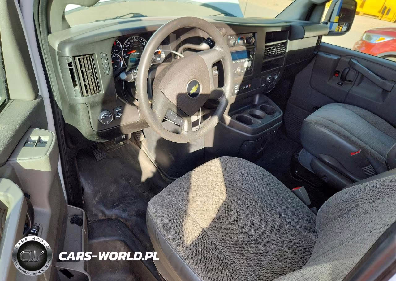 2019 Chevrolet Express G2500 VIN:1GCWGAFG2K1371853 - 8