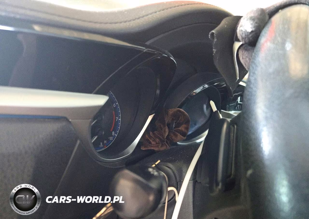 2015 Toyota Corolla S Plus VIN:5YFBURHE4FP290744 - 9