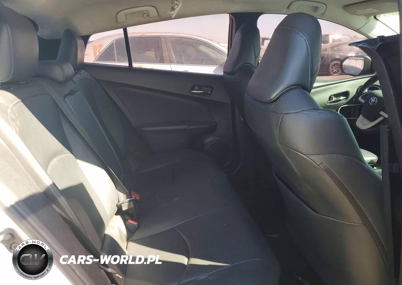 2016 Toyota Prius Four Touring VIN:JTDKARFU6G3504730 - 10