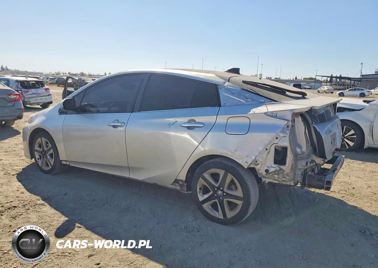 2016 Toyota Prius Four Touring VIN:JTDKARFU6G3504730 - 2