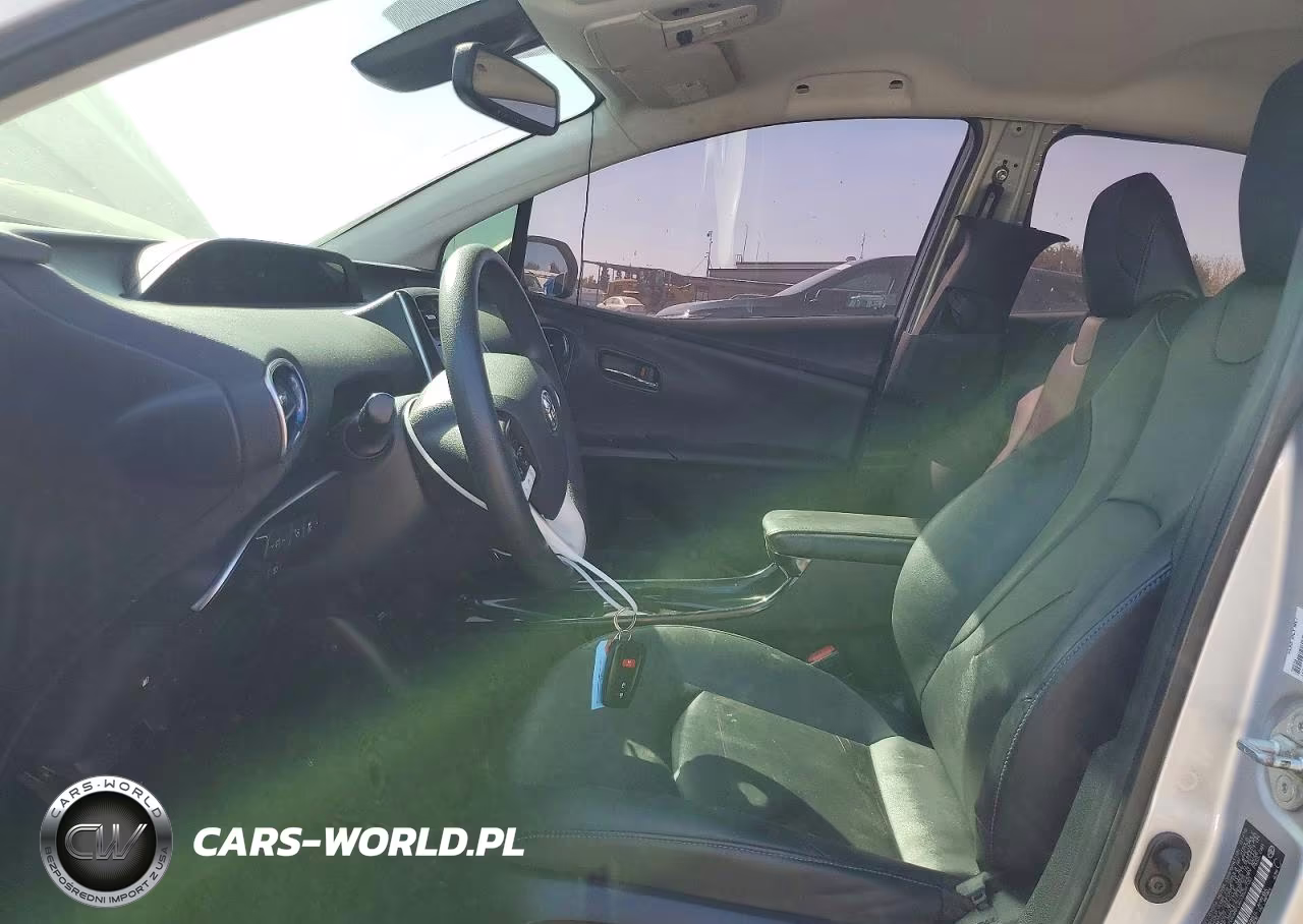 2016 Toyota Prius Four Touring VIN:JTDKARFU6G3504730 - 7
