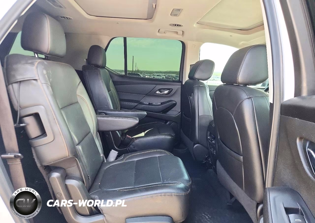 2021 Chevrolet Traverse Premier VIN:1GNERKKW7MJ136058 - 11