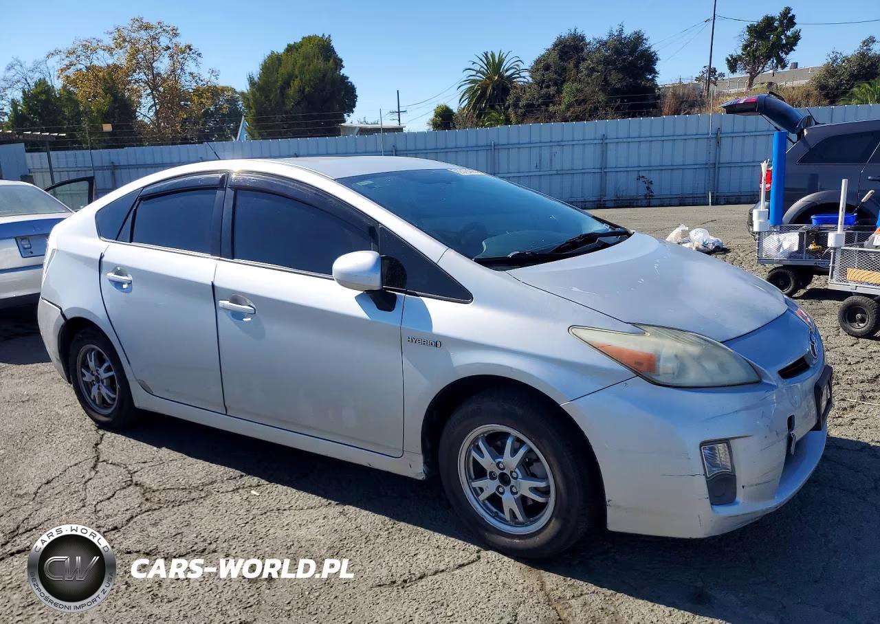 2010 Toyota Prius Iii VIN:JTDKN3DUXA0183580 - 4