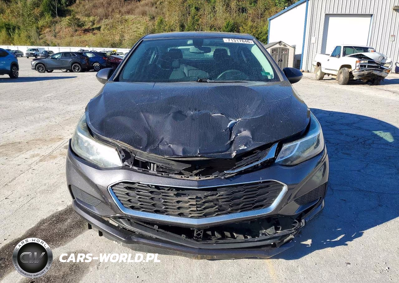 2017 Chevrolet Cruze Lt VIN:1G1BE5SM2H7102189 - 5