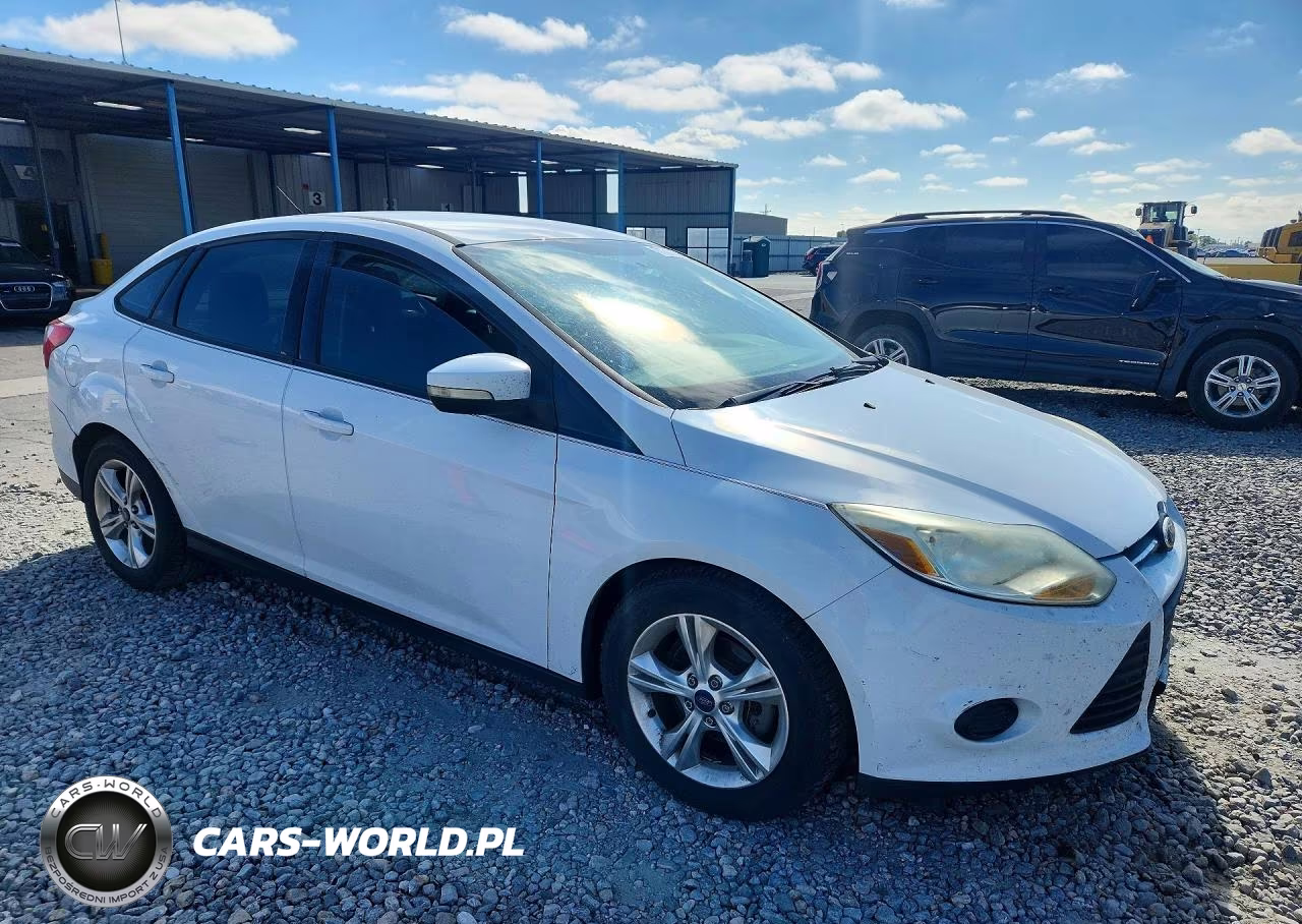 2013 Ford Focus Se VIN:1FADP3F2XDL341875 - 4