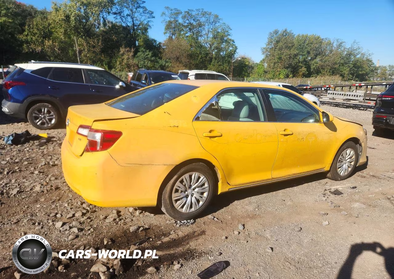 2014 Toyota Camry Hybrid Le VIN:4T1BD1FKXEU137387 - 3