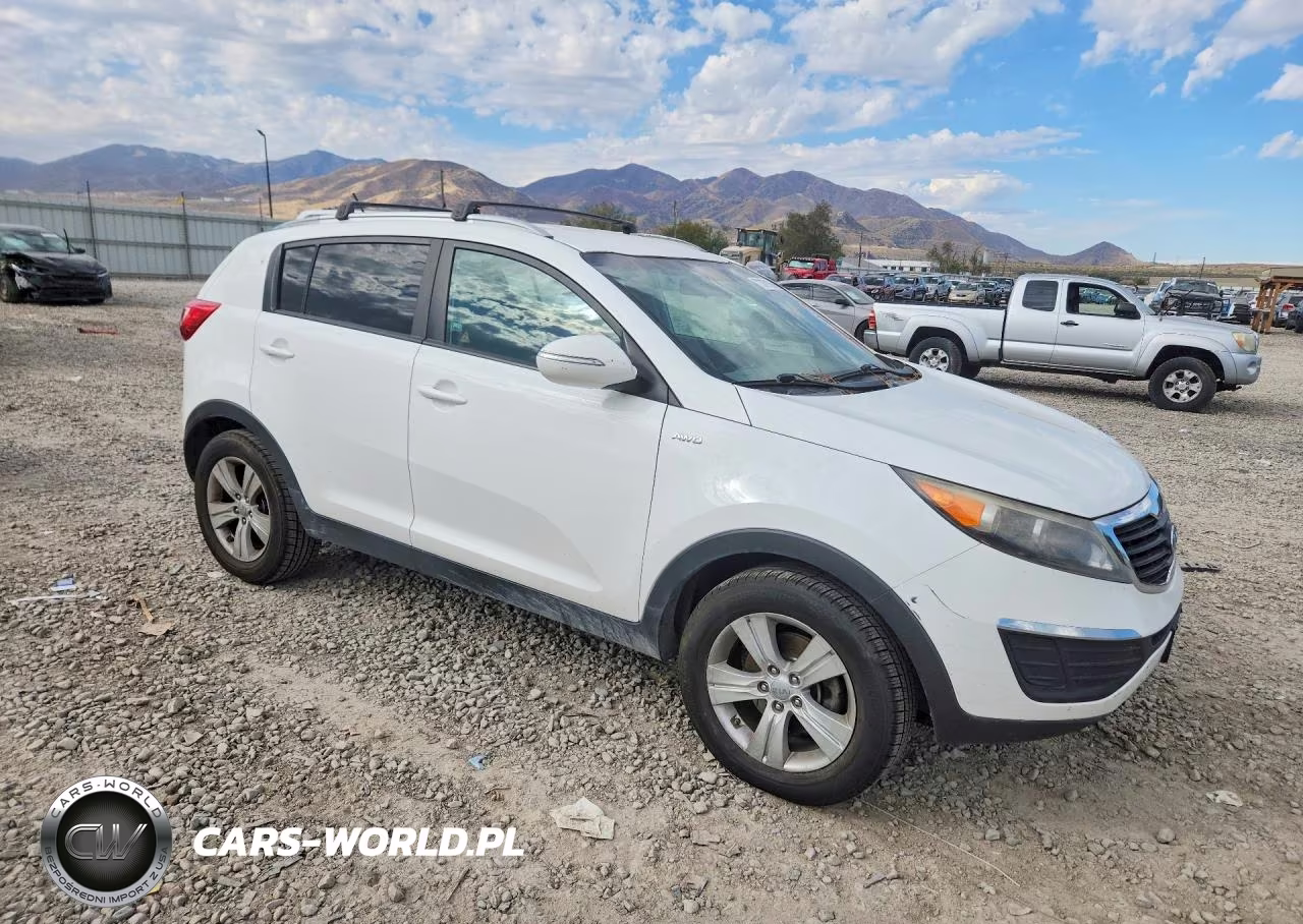 2012 Kia Sportage Lx VIN:KNDPBCA23C7236180 - 4