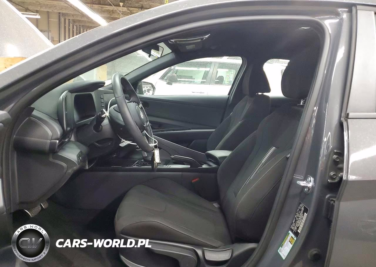 2026 Hyundai Elantra Sel Sport VIN:KMHLM4DGXTU250404 - 7