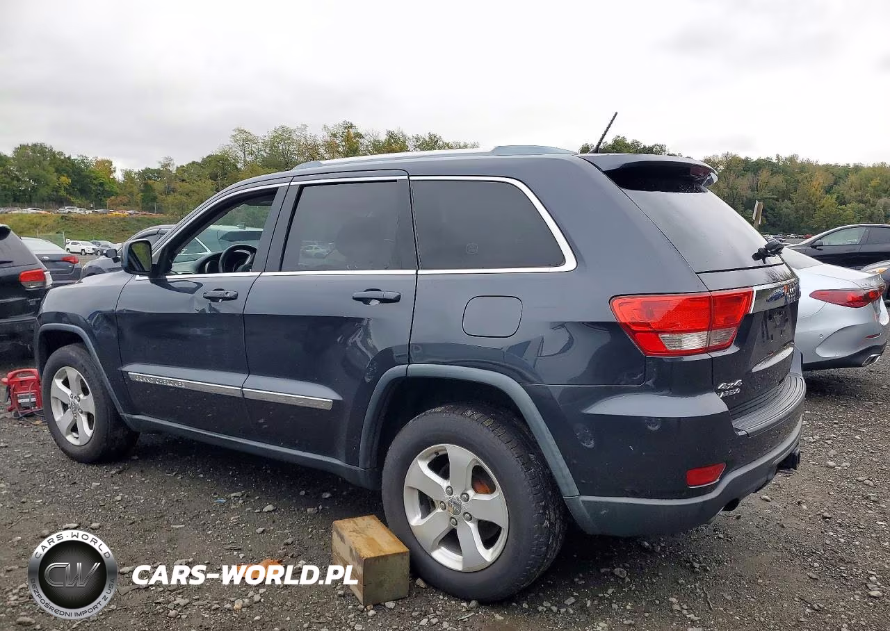 2013 Jeep Grand Cherokee Laredo VIN:1C4RJFAT2DC529941 - 2