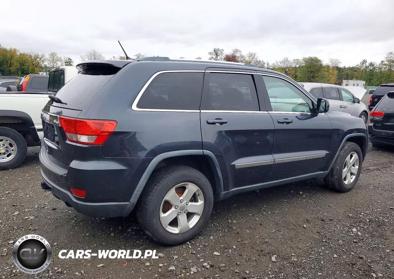 2013 Jeep Grand Cherokee Laredo VIN:1C4RJFAT2DC529941 - 3