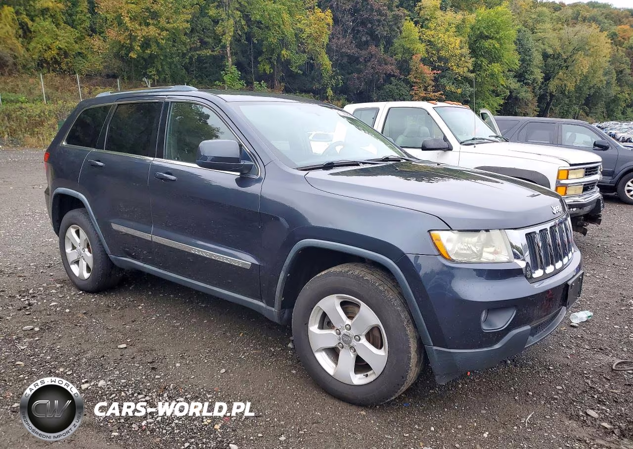 2013 Jeep Grand Cherokee Laredo VIN:1C4RJFAT2DC529941 - 4