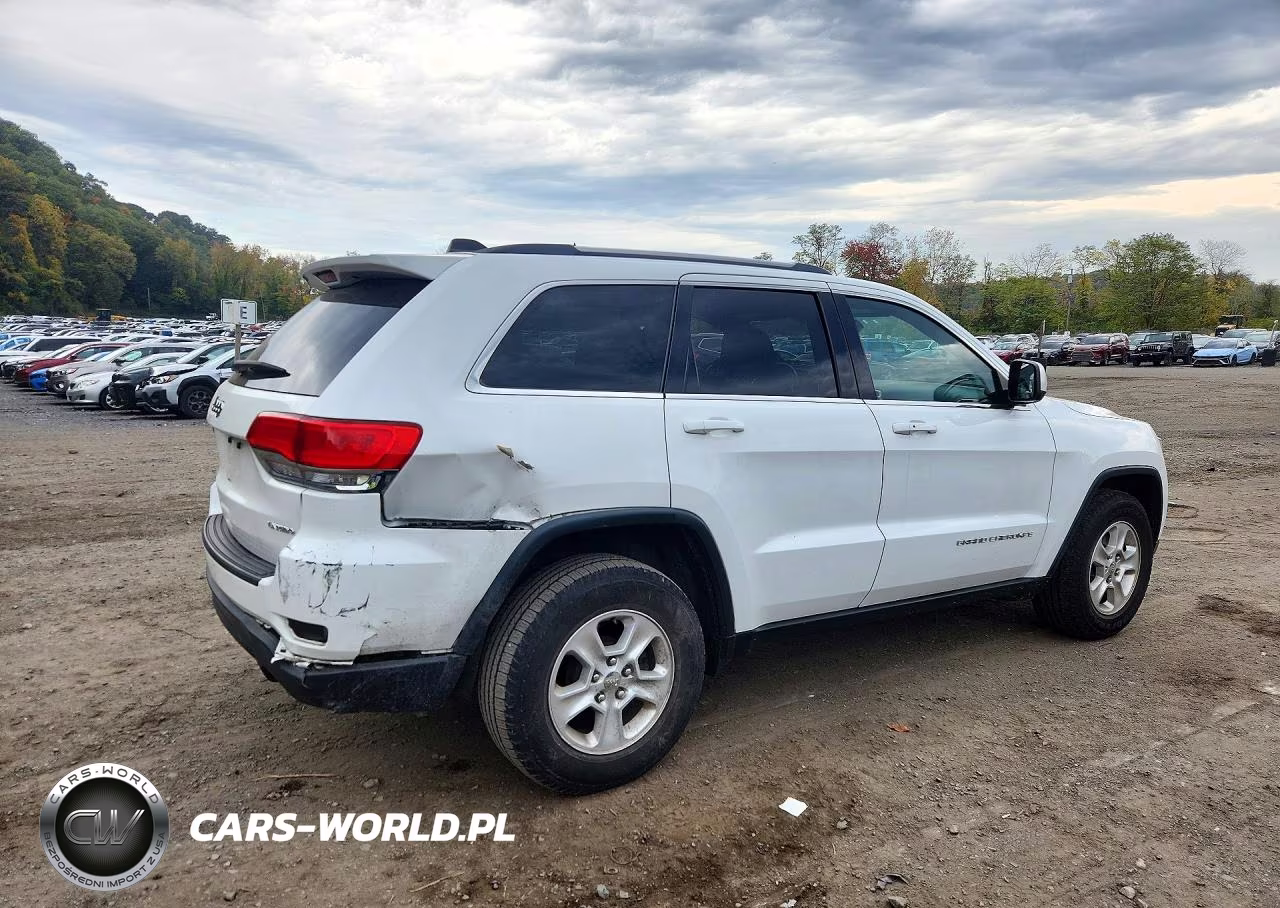 2015 Jeep Grand Cherokee Laredo VIN:1C4RJFAG9FC903225 - 3
