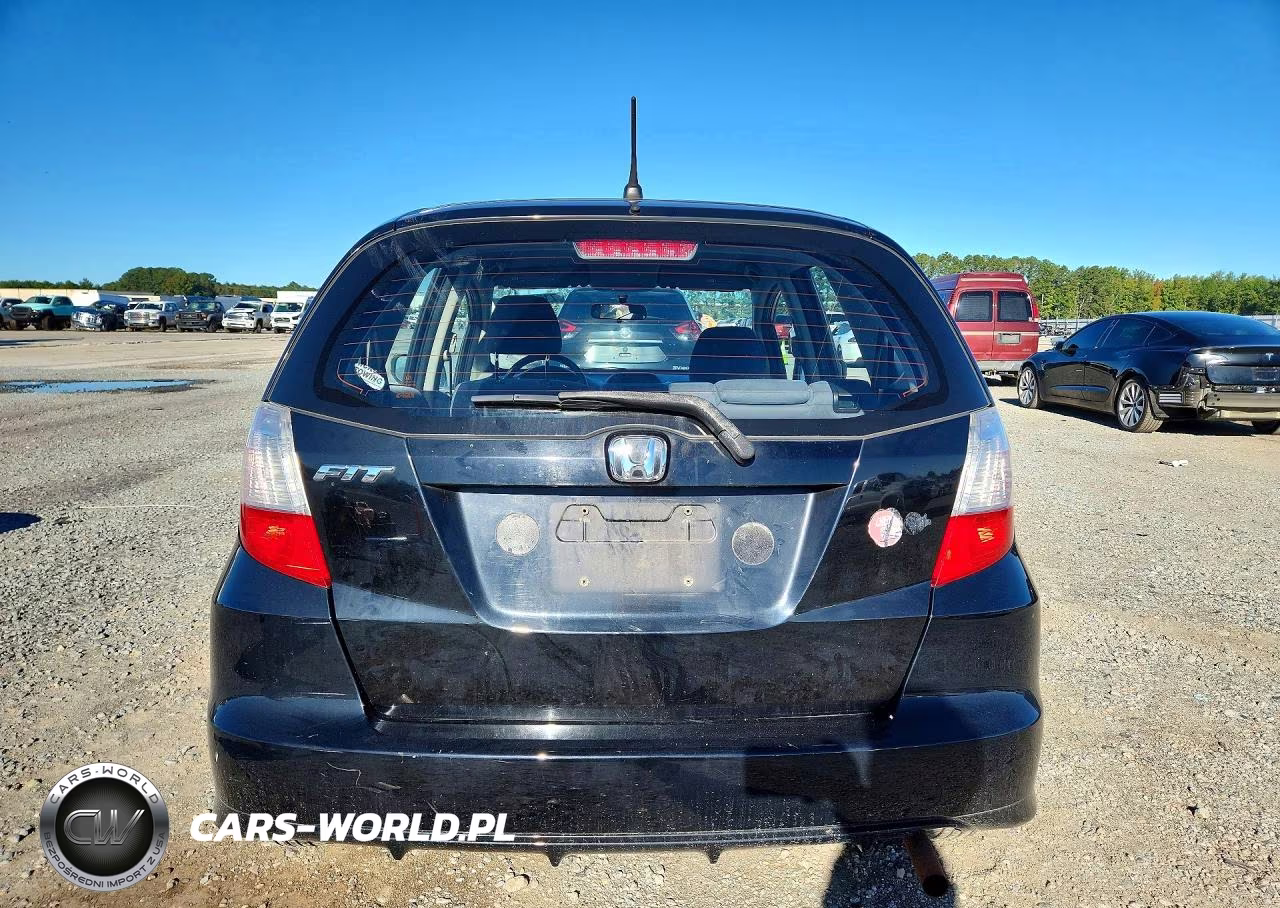 2013 Honda Fit VIN:JHMGE8H31DC074415 - 6