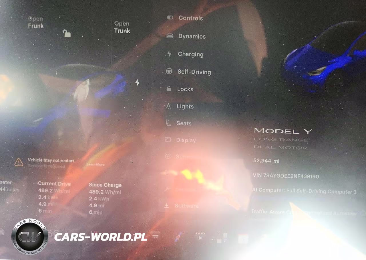 2022 Tesla Model Y VIN:7SAYGDEE2NF439190 - 9