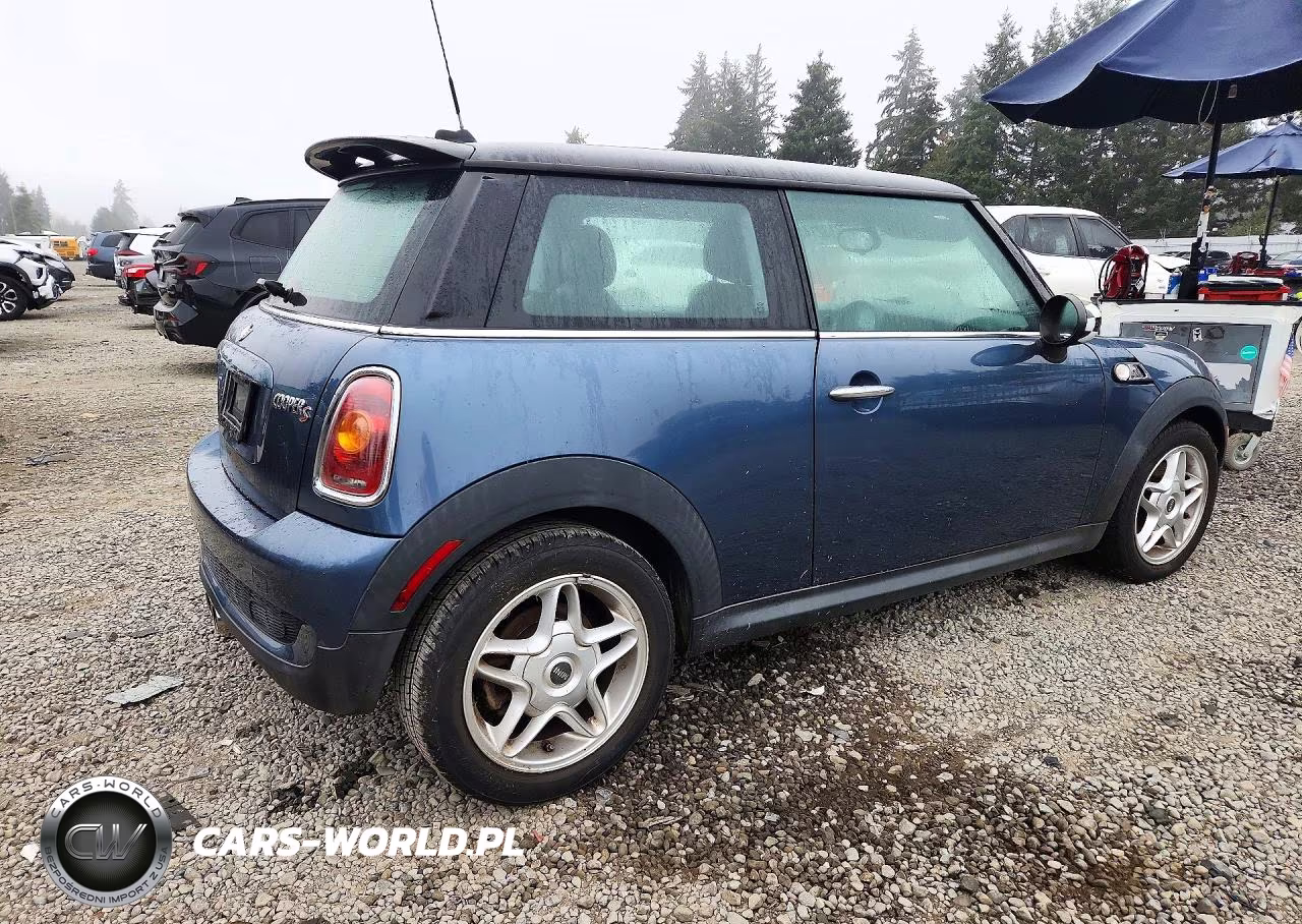 2010 Mini Cooper S VIN:WMWMF7C51ATZ70503 - 3