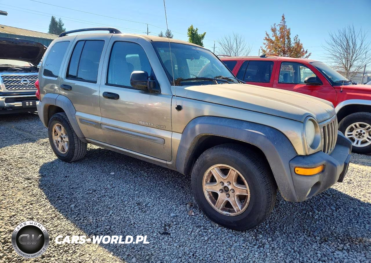 2003 Jeep Liberty Sport VIN:1J4GL48K13W675368 - 4
