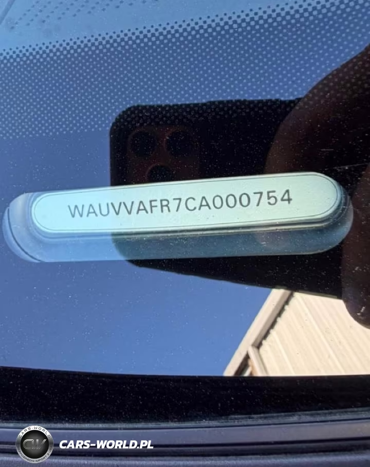 2012 Audi S5 Prestige VIN:WAUVVAFR7CA000754 - 10