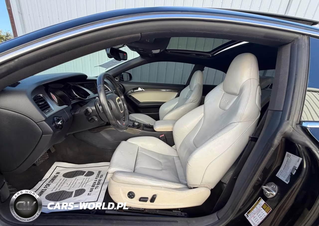 2012 Audi S5 Prestige VIN:WAUVVAFR7CA000754 - 5