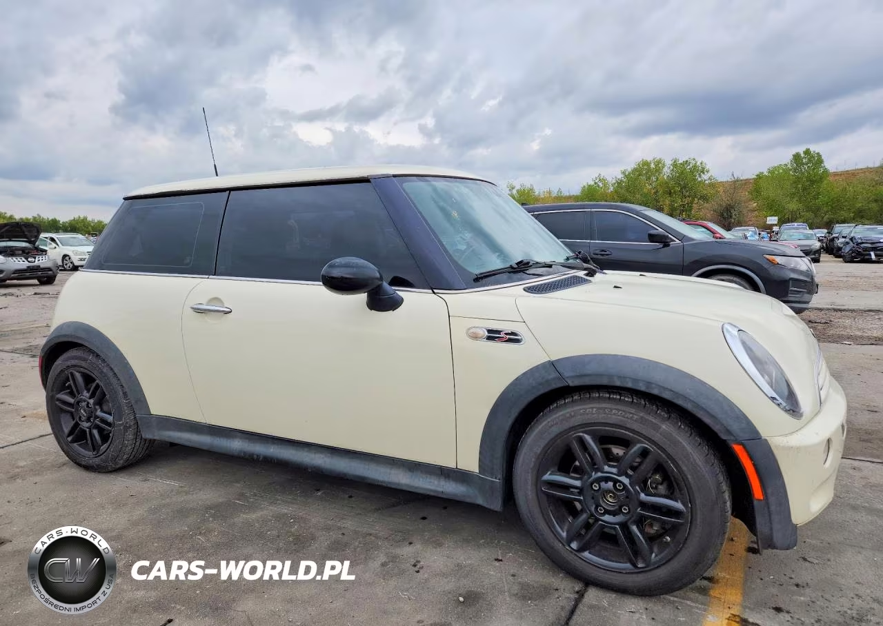 2004 Mini Cooper S VIN:WMWRE33434TD87754 - 4