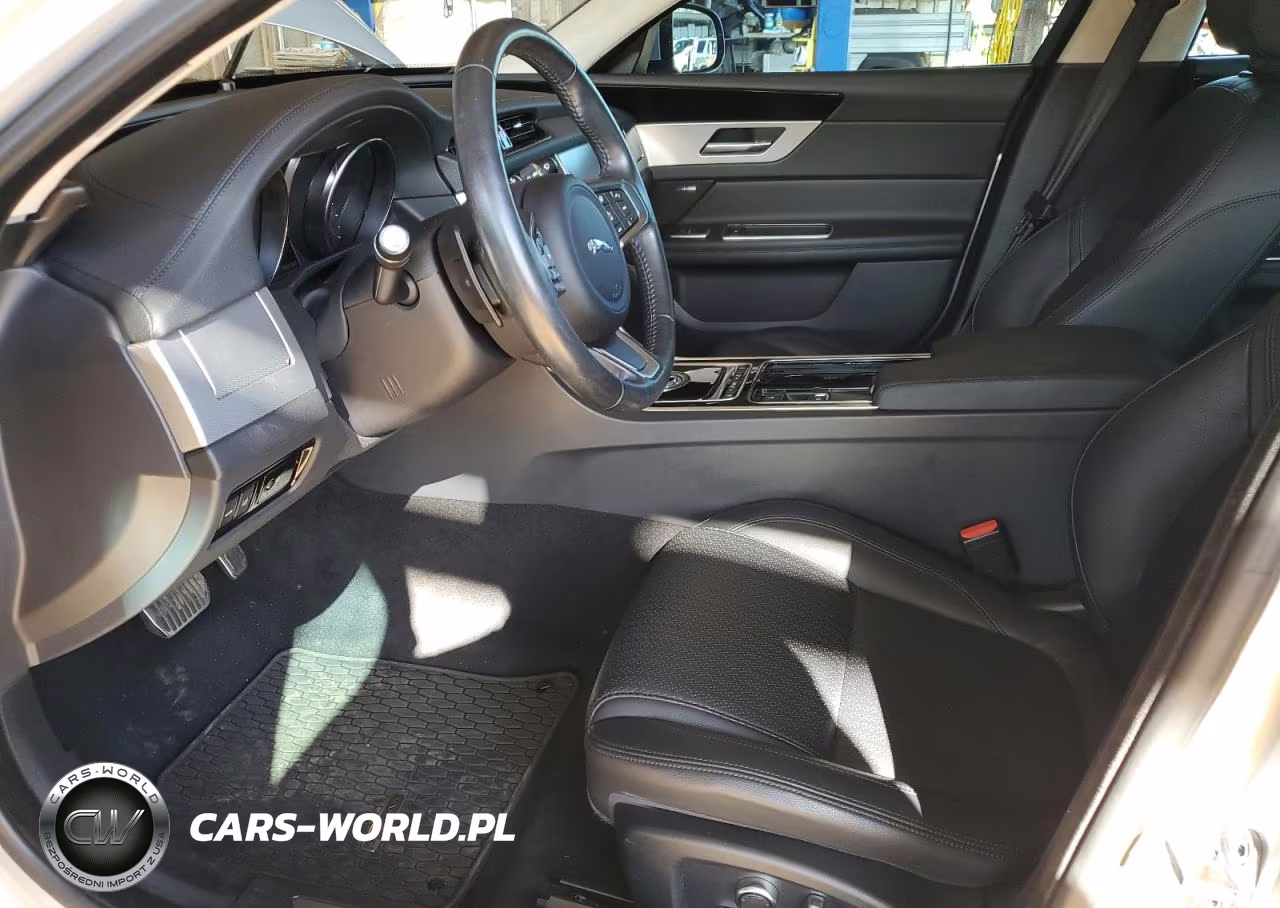 2019 Jaguar Xf Prestige VIN:SAJBE4FXXKCY81203 - 7