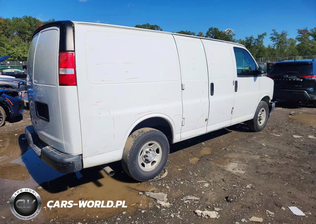 2017 Chevrolet Express G3500 VIN:1GCZGGFF9H1190944 - 3