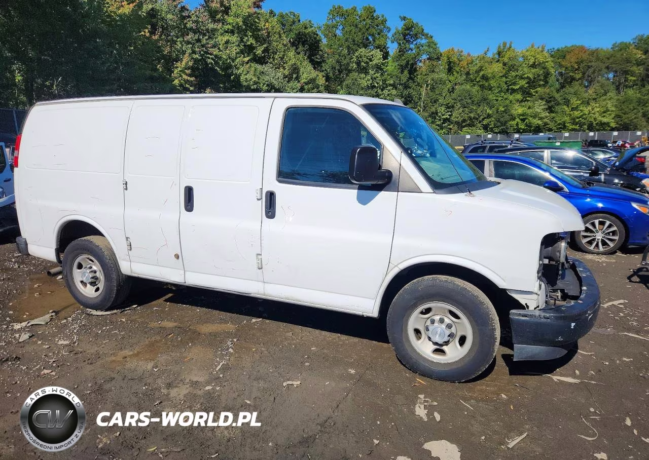 2017 Chevrolet Express G3500 VIN:1GCZGGFF9H1190944 - 4