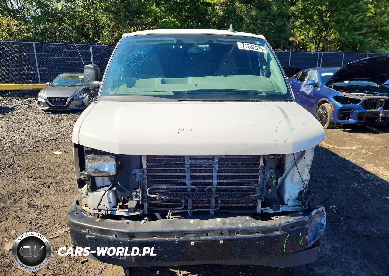 2017 Chevrolet Express G3500 VIN:1GCZGGFF9H1190944 - 5
