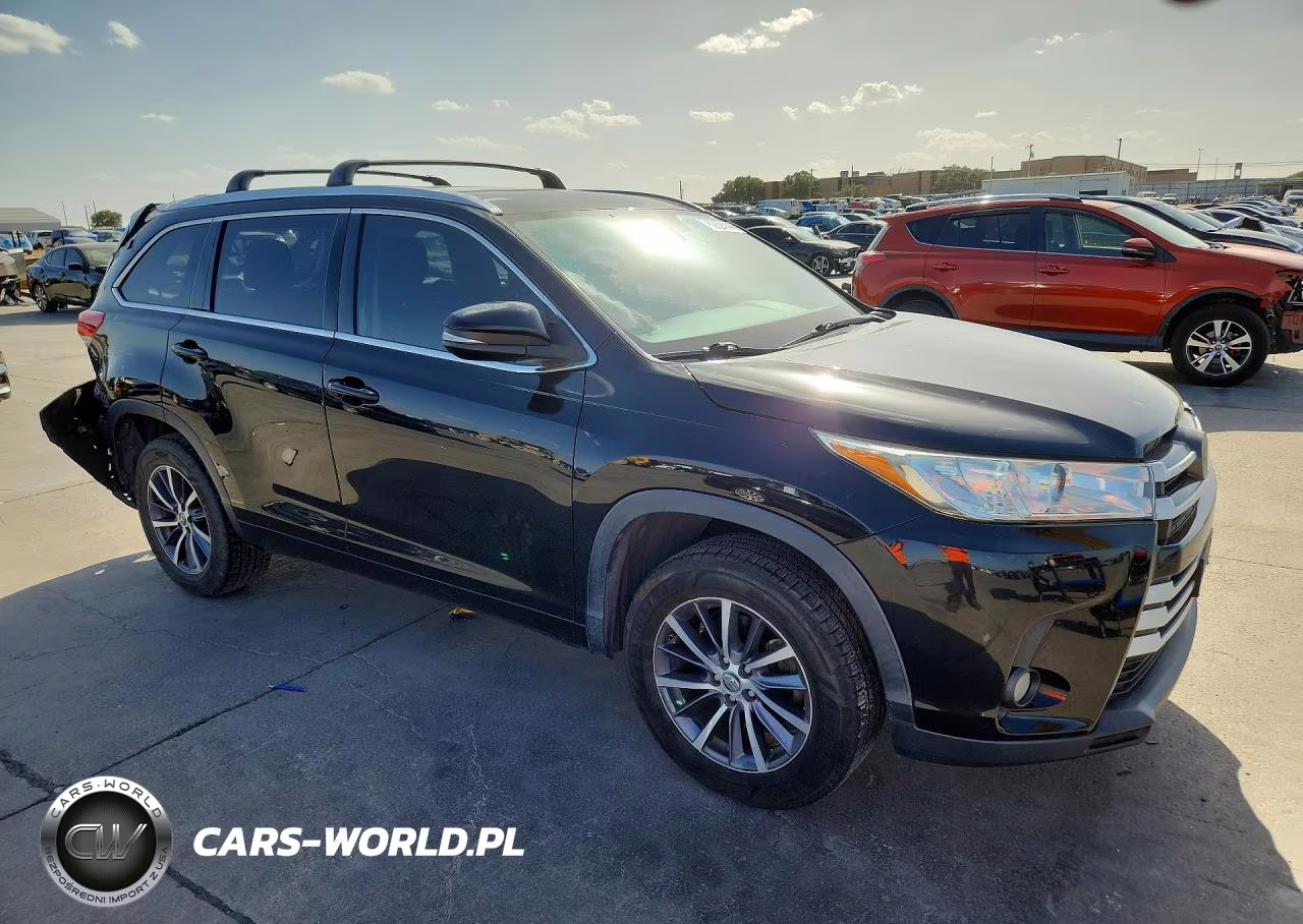 2018 Toyota Highlander Xle VIN:5TDKZRFHXJS534766 - 4