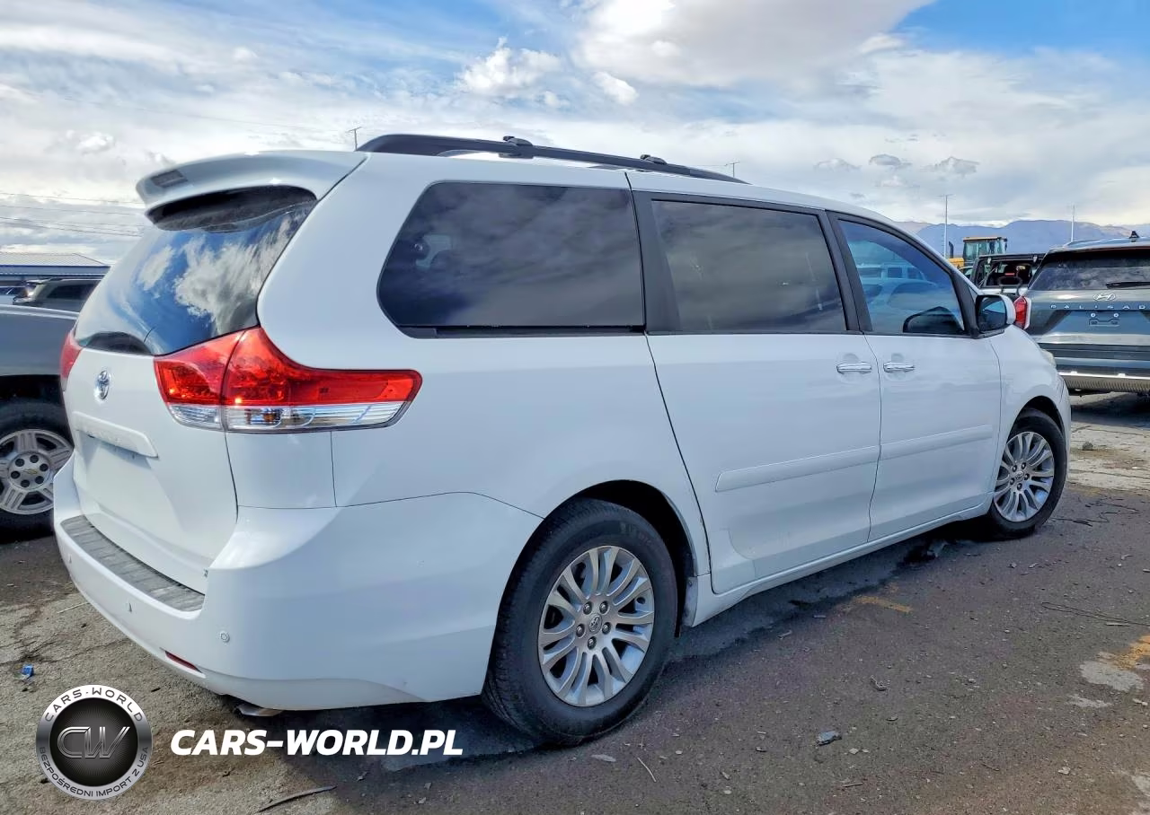 2011 Toyota Sienna Xle 8-Passenger VIN:5TDYK3DC1BS071002 - 3