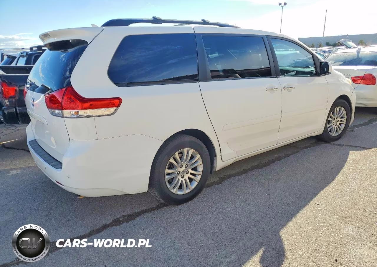 2011 Toyota Sienna Xle 8-Passenger VIN:5TDYK3DC1BS071002 - 4