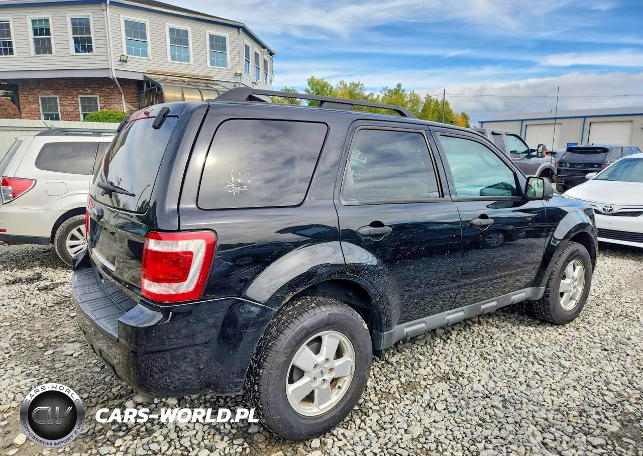 2010 Ford Escape Xlt VIN:1FMCU0D71AKD36234 - 3