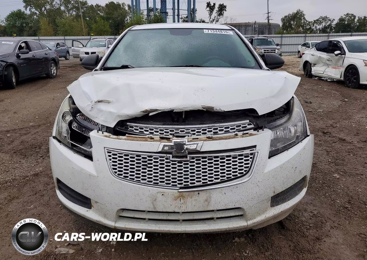 2013 Chevrolet Cruze Ls VIN:1G1PA5SH7D7290402 - 5
