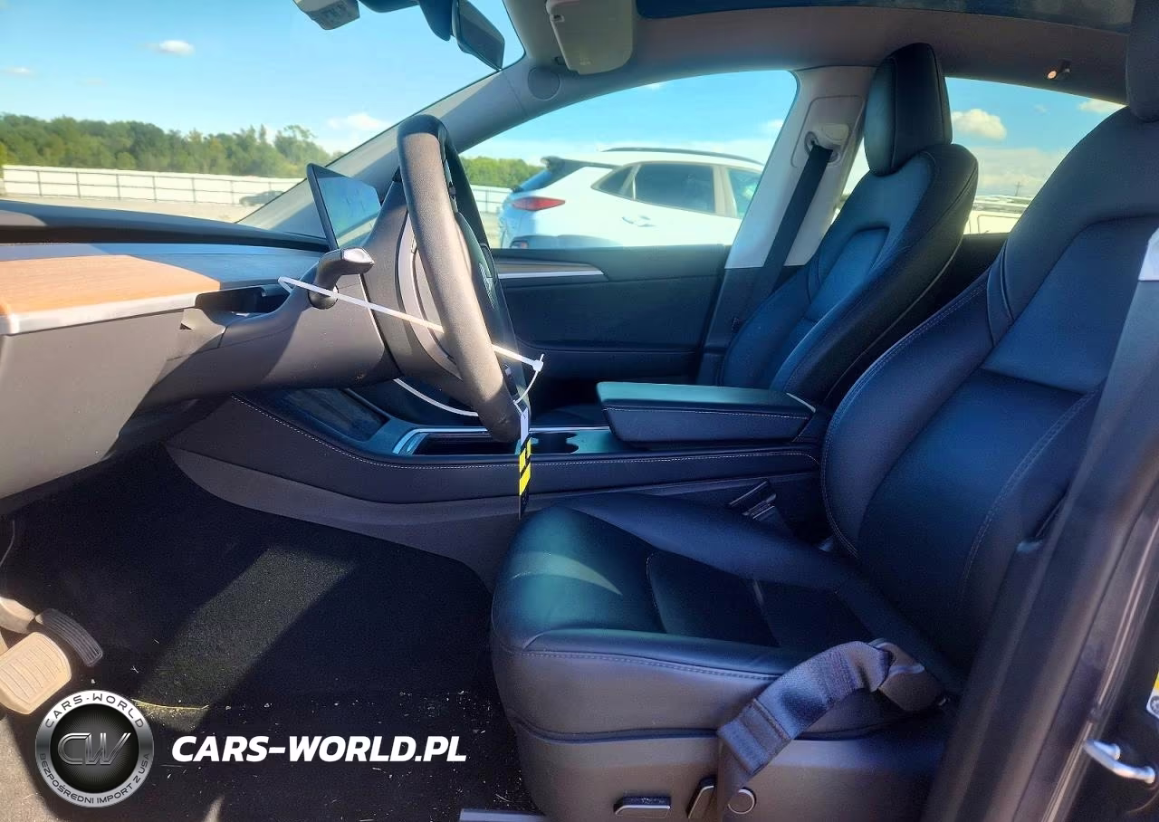 2023 Tesla Model Y VIN:7SAYGDEE4PA200983 - 7
