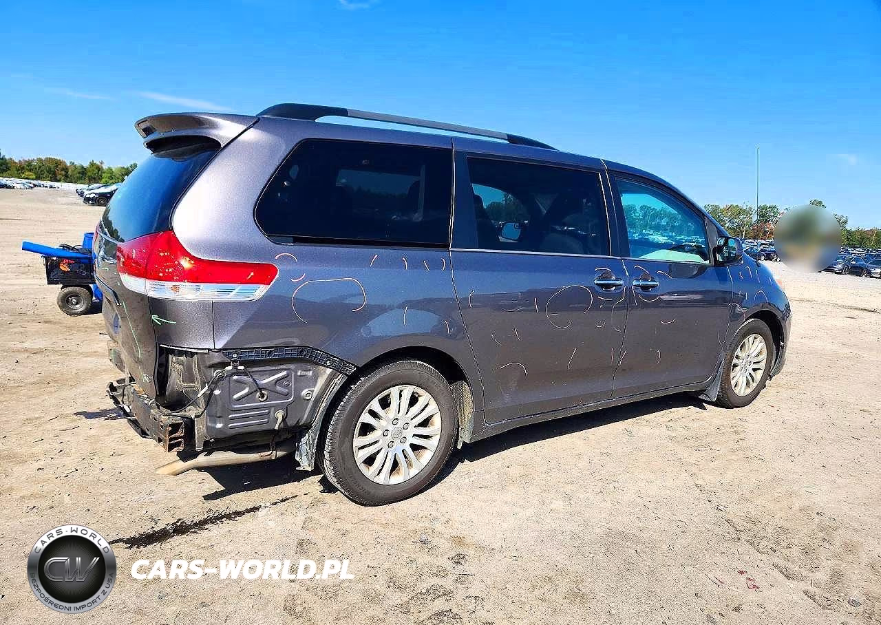 2014 Toyota Sienna Xle 8-Passenger VIN:5TDYK3DC5ES454543 - 3