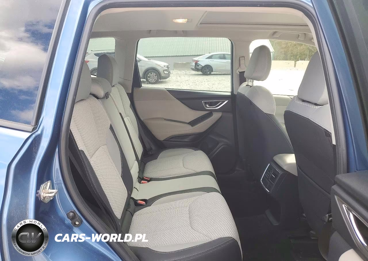 2021 Subaru Forester Premium VIN:JF2SKAFC1MH547698 - 11