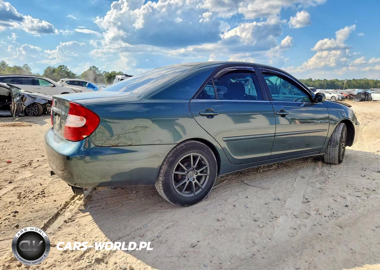 2004 Toyota Camry Le VIN:4T1BE32KX4U341281 - 3