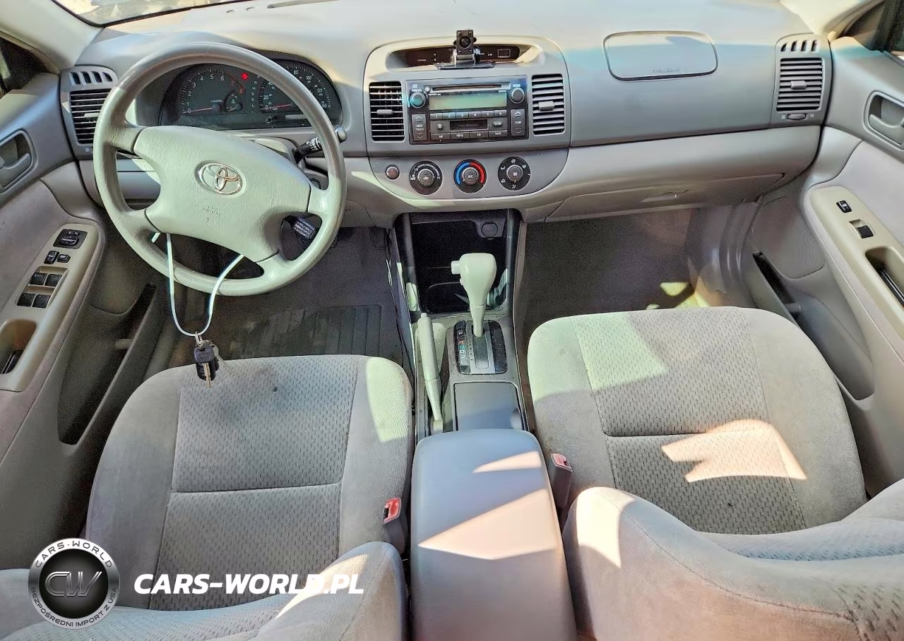 2004 Toyota Camry Le VIN:4T1BE32KX4U341281 - 8