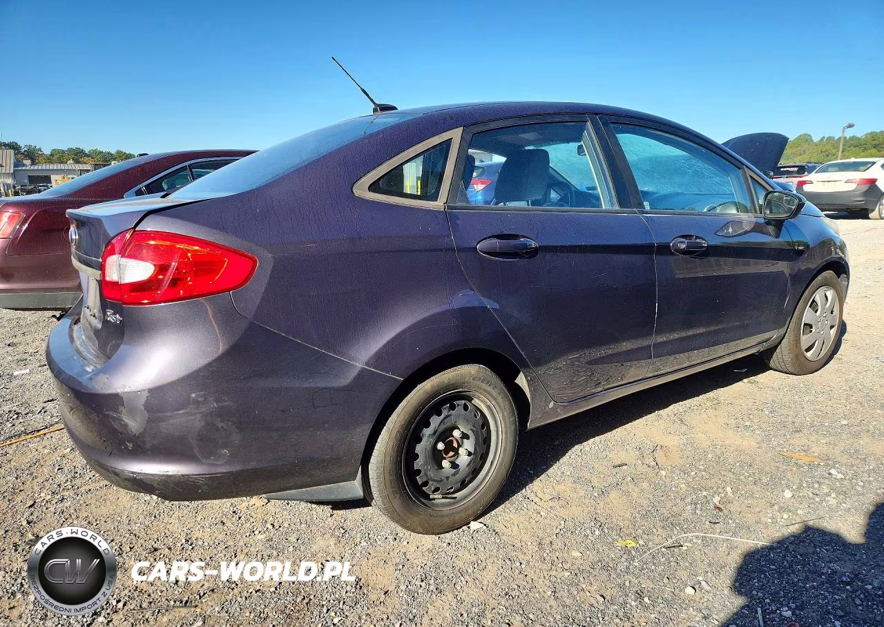 2013 Ford Fiesta S VIN:3FADP4AJXDM214465 - 3