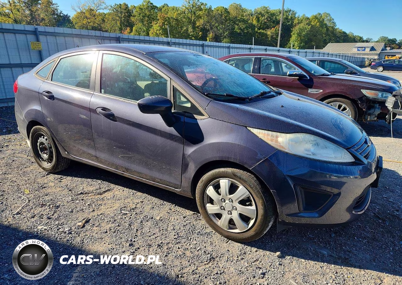 2013 Ford Fiesta S VIN:3FADP4AJXDM214465 - 4