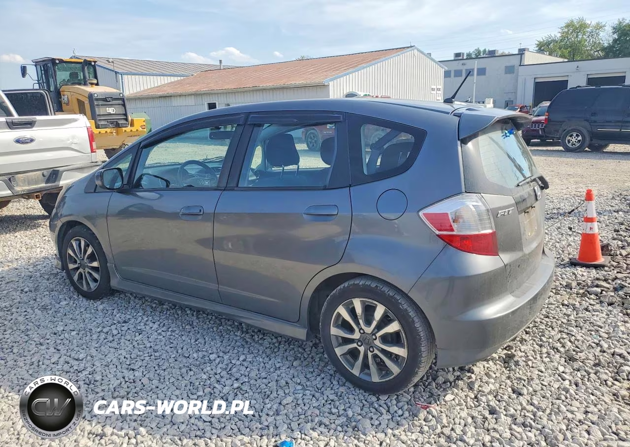2013 Honda Fit Sport VIN:JHMGE8H55DC051012 - 2