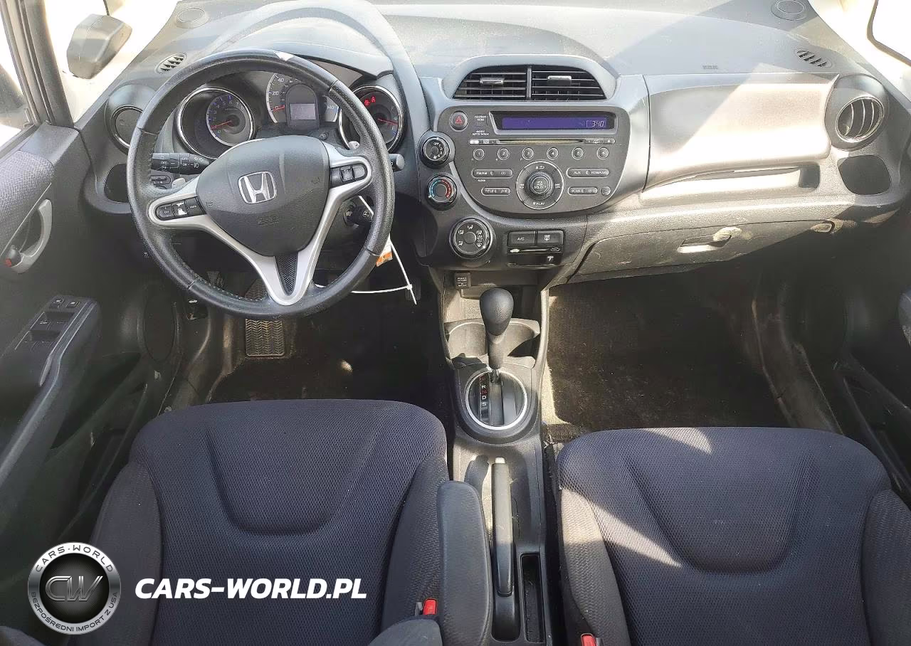 2013 Honda Fit Sport VIN:JHMGE8H55DC051012 - 8